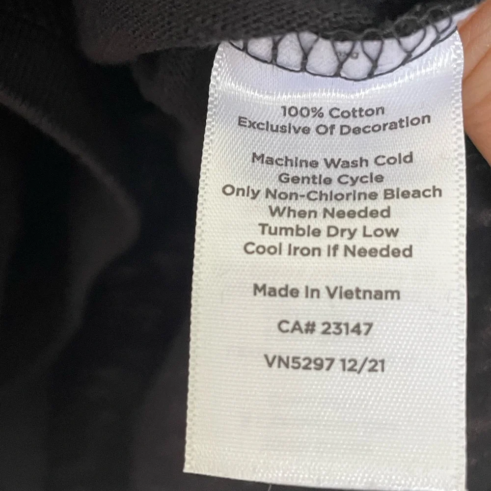 Talbots Embroidered Elephants Short Sleeve Crew Neck T-Shirt Size Medium Petite - Picture 5 of 9